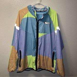 Men’s Nike windbreaker size 2XL 
In excellent condition